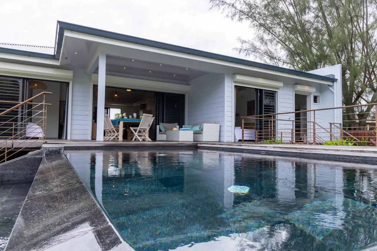 Villa Ho'A - Bord De Mer Avec Piscine Papetoai 0*,  French Polynesia
